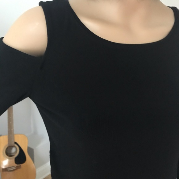WHBM Black Cold Shoulder Top. Size S. NWT - Picture 3 of 5